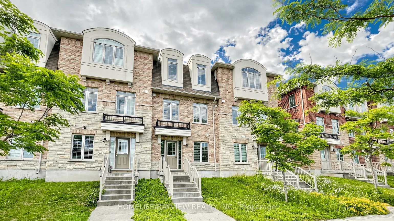 10981, Woodbine, Victoria Square, Markham