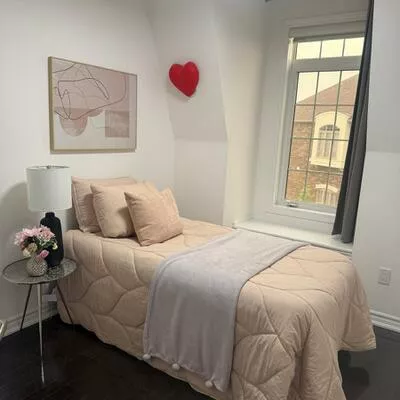10981, Woodbine, Victoria Square, Markham