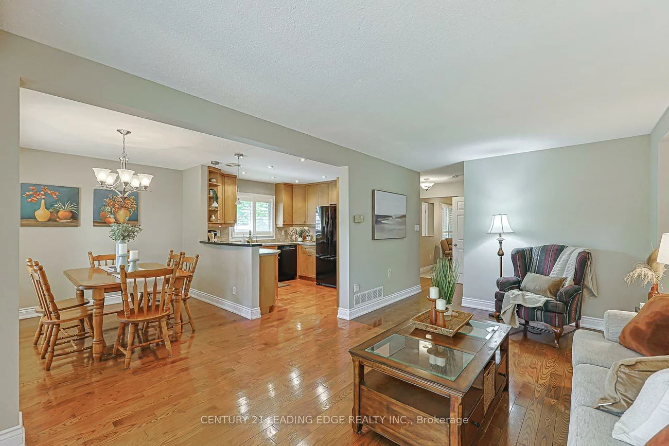 43, Bishop, Markham Village, Markham