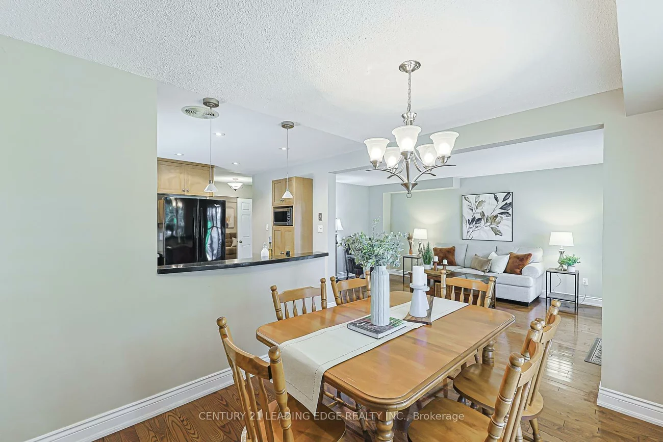 43, Bishop, Markham Village, Markham
