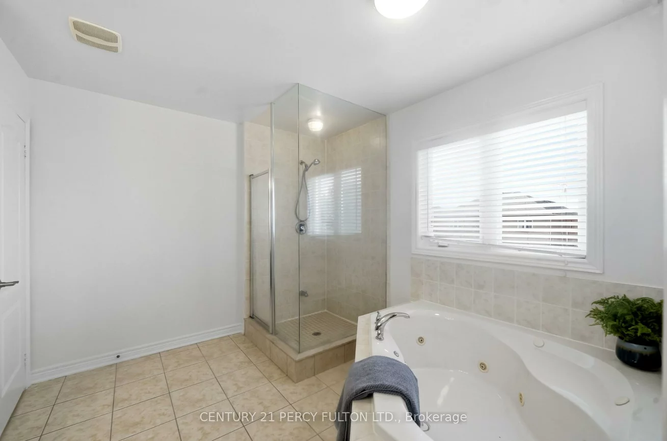 77, Appleview, Greensborough, Markham