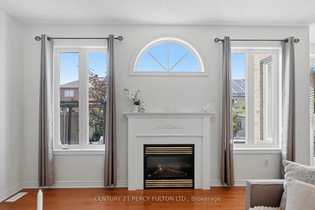 77, Appleview, Greensborough, Markham