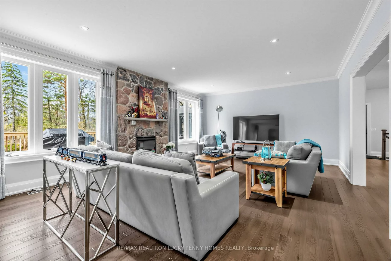 18, Walnut Glen, Devil's Elbow, Markham