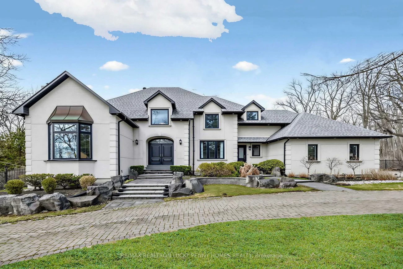 18, Walnut Glen, Devil's Elbow, Markham