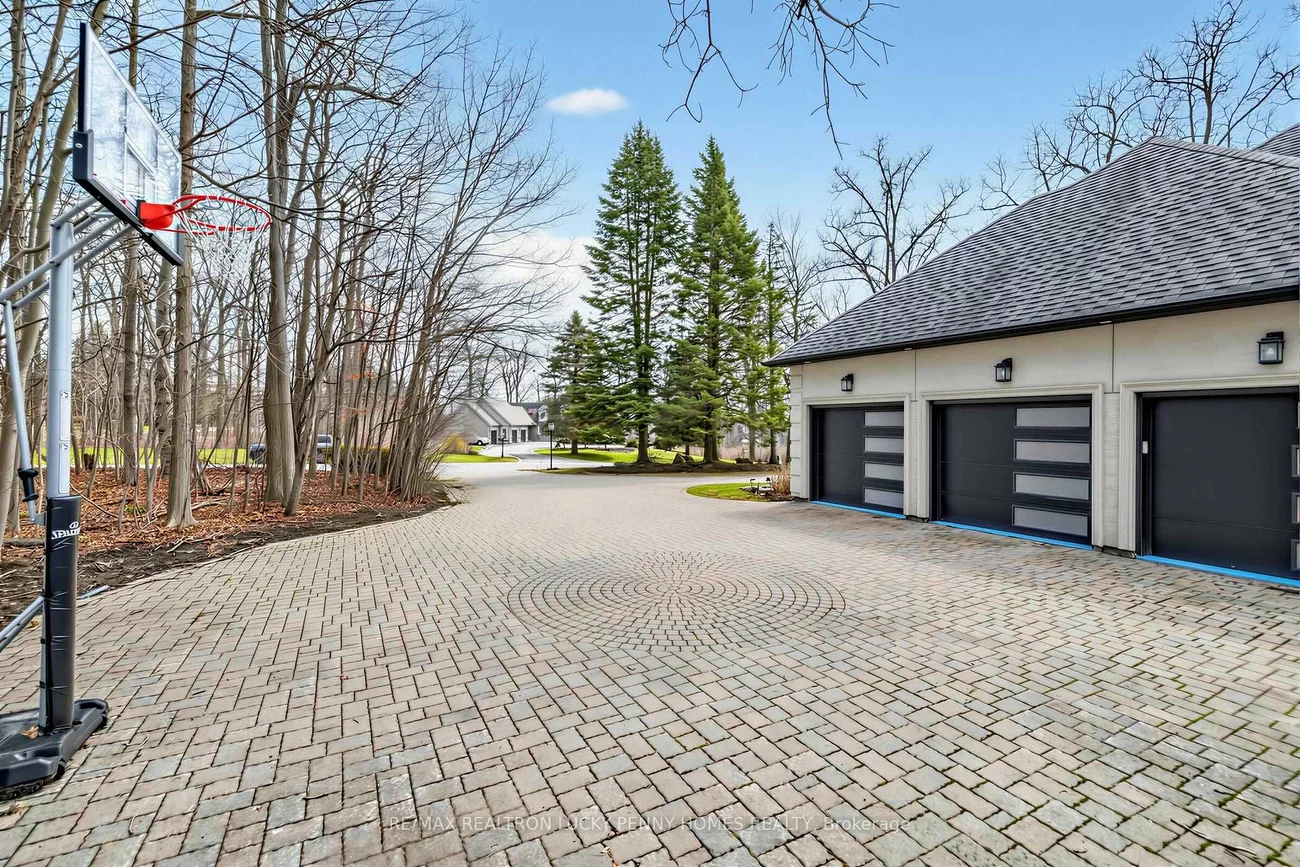 18, Walnut Glen, Devil's Elbow, Markham