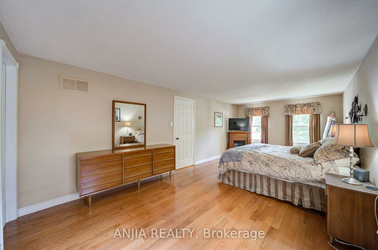 54, Meyer, Markham Village, Markham