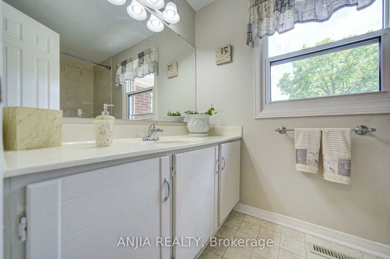 54, Meyer, Markham Village, Markham