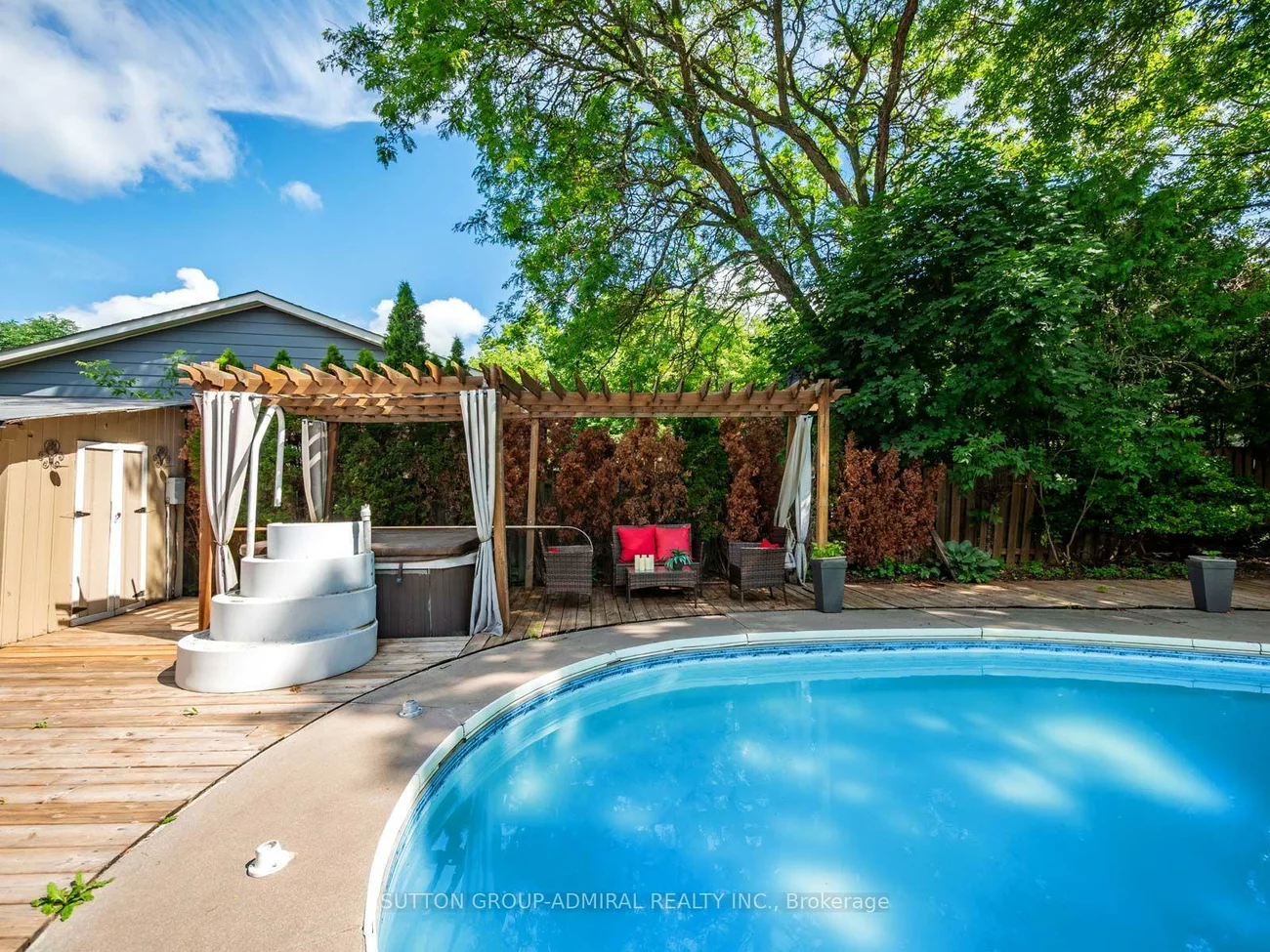 52, Sir Bedevere, Markham Village, Markham