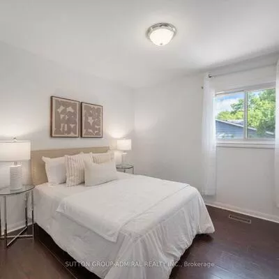 52, Sir Bedevere, Markham Village, Markham