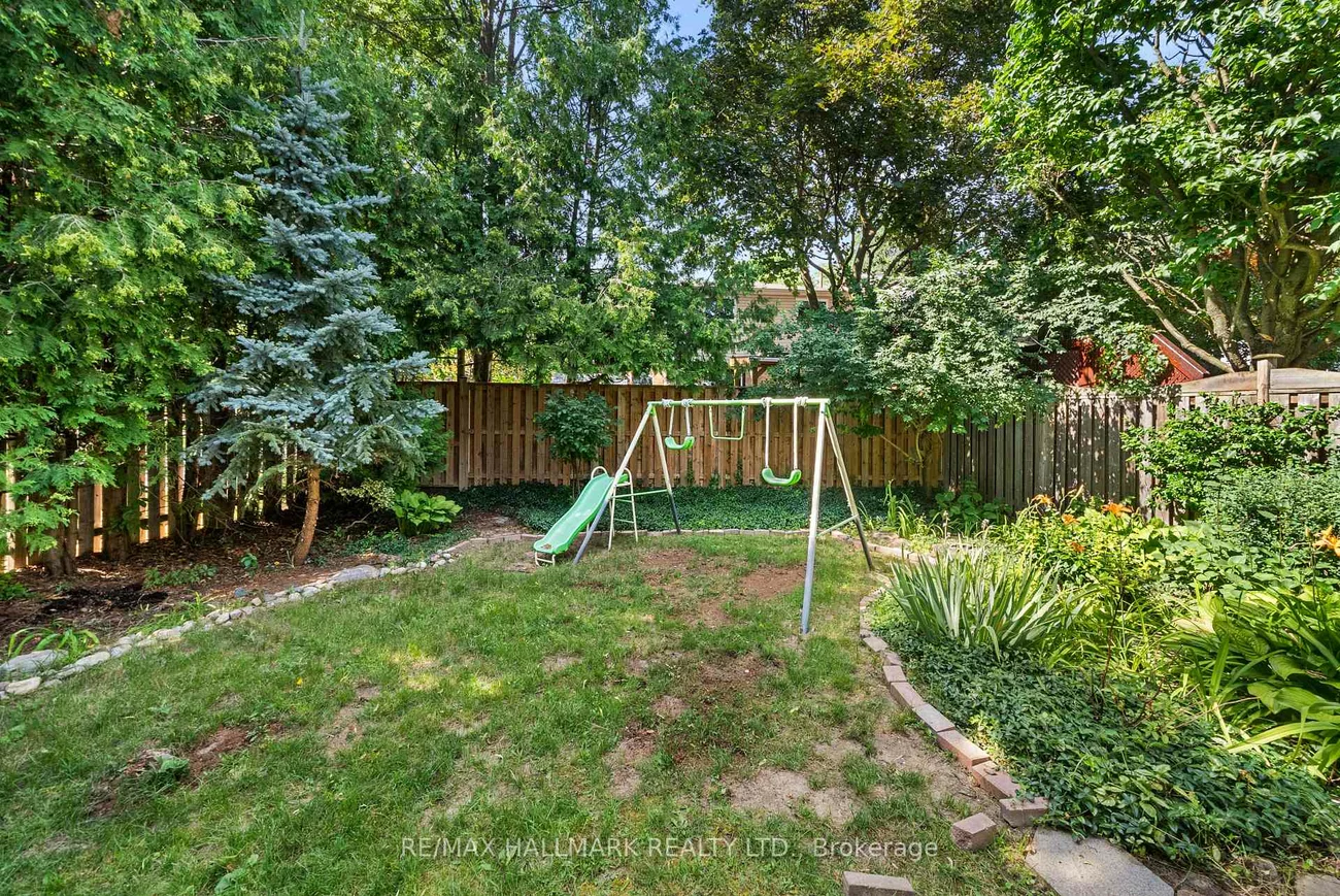 71, Bishop, Markham Village, Markham