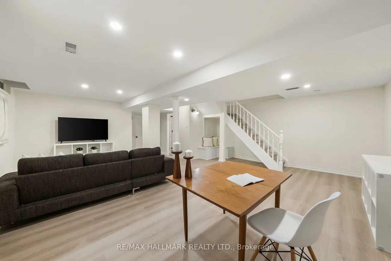 71, Bishop, Markham Village, Markham