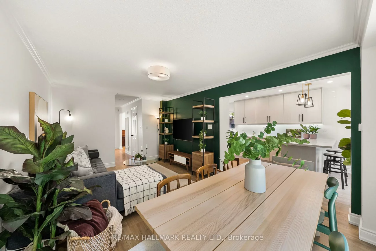 71, Bishop, Markham Village, Markham