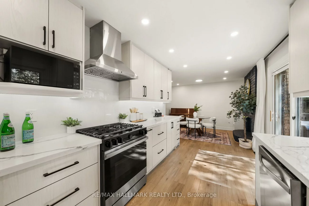 71, Bishop, Markham Village, Markham