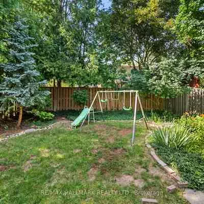 71, Bishop, Markham Village, Markham