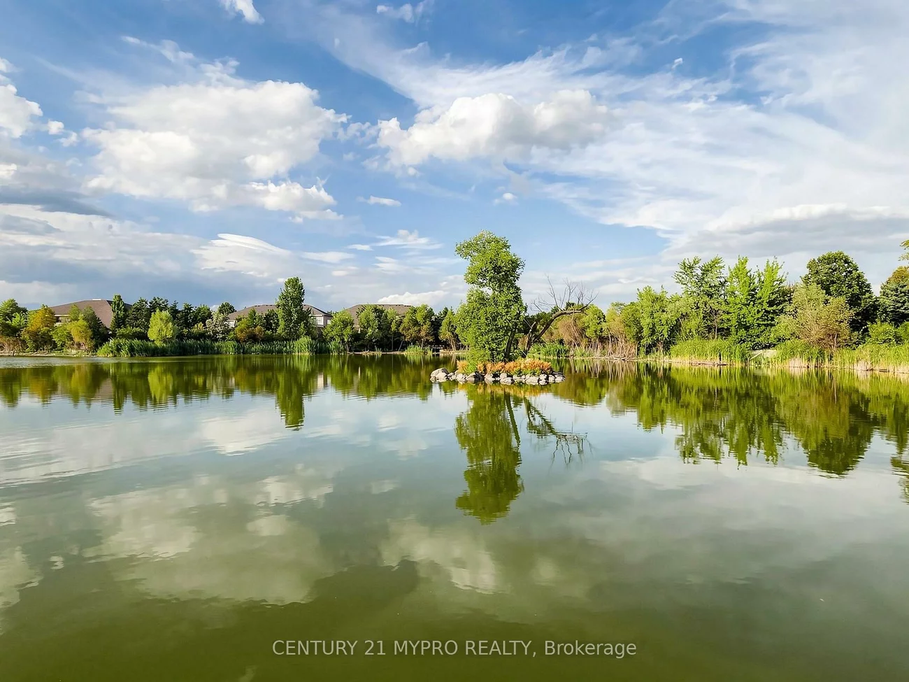 74, Victoria Wood, Greensborough, Markham