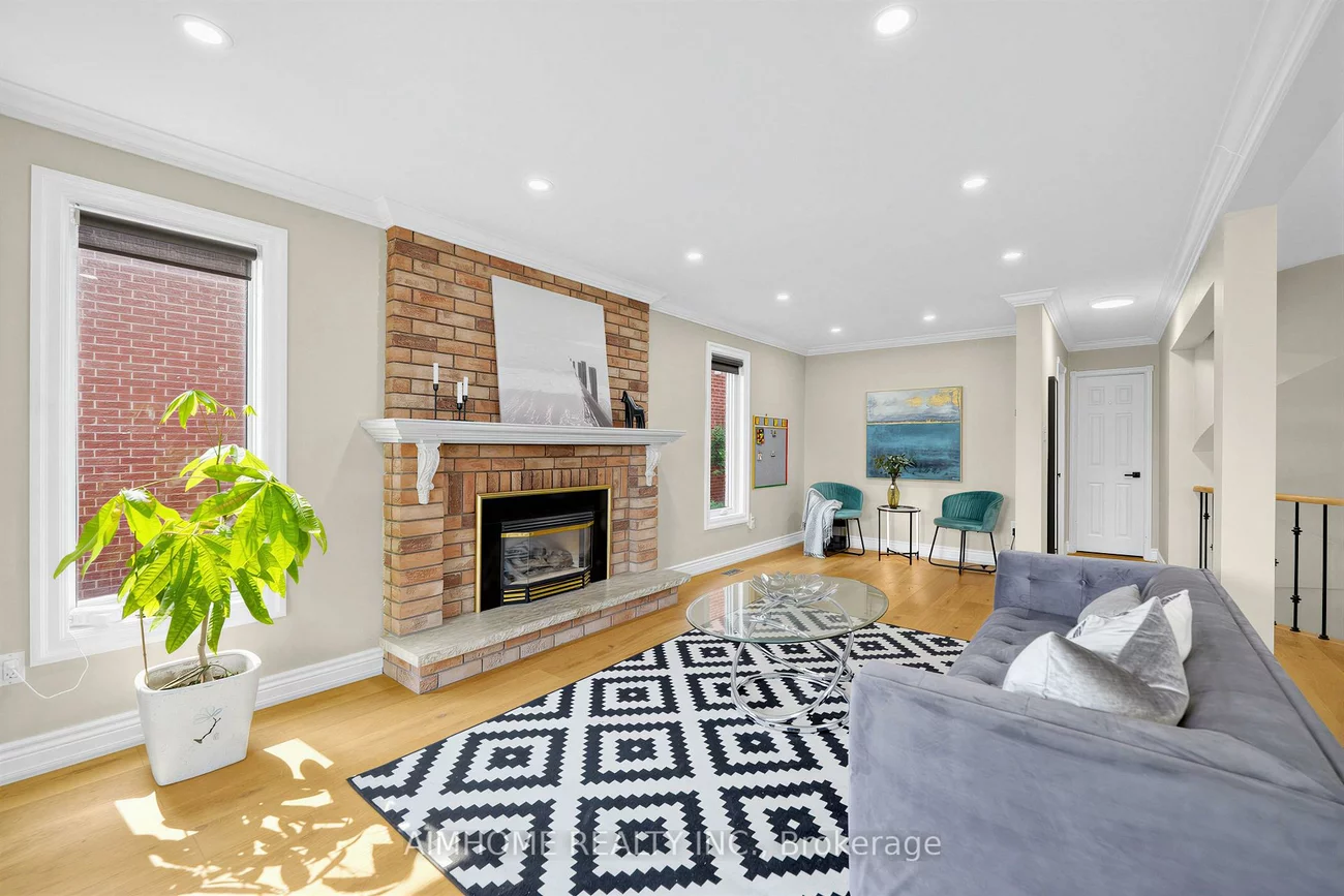 68, Aitken, Unionville, Markham