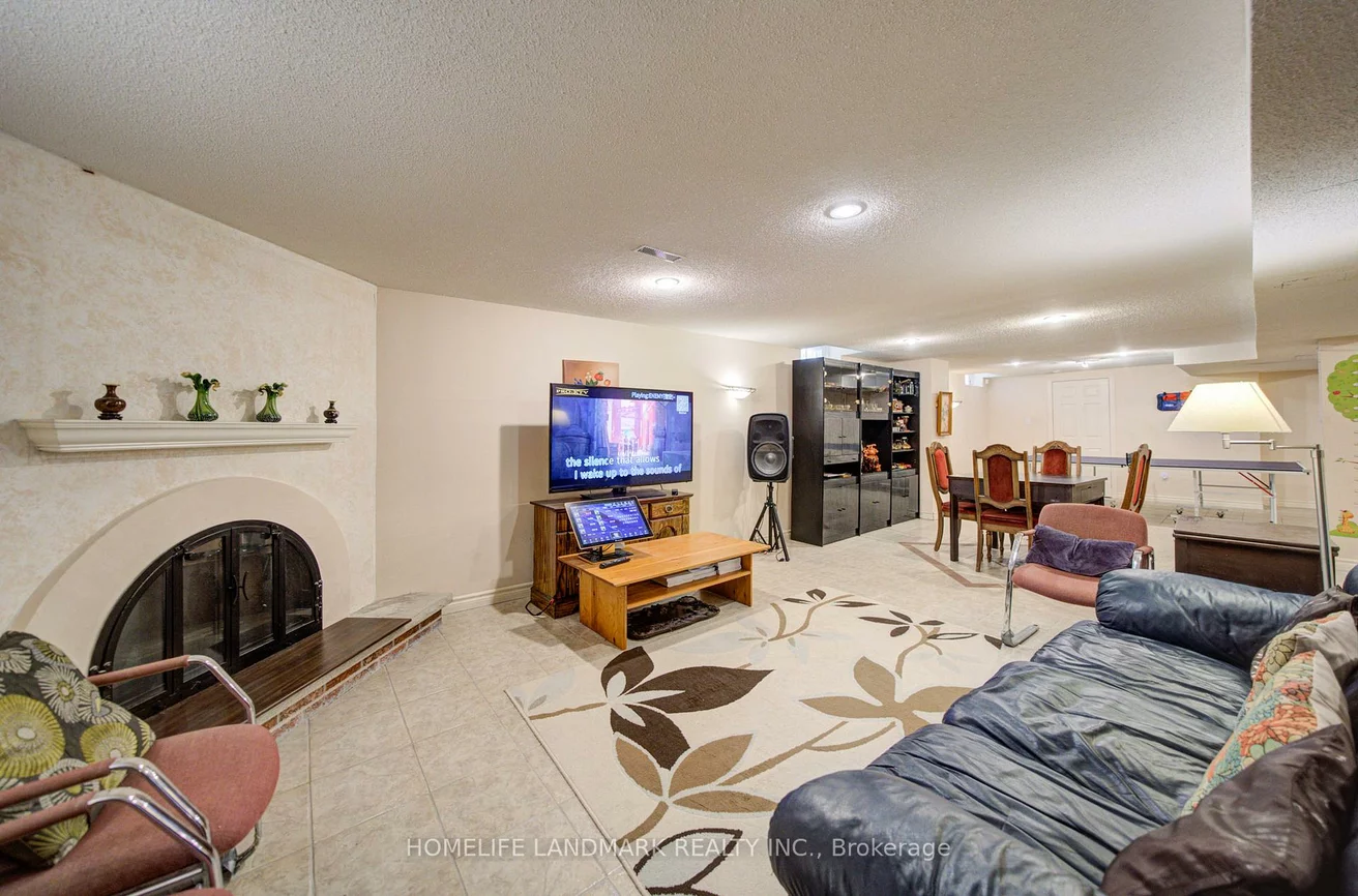 375, Manhattan, Markville, Markham