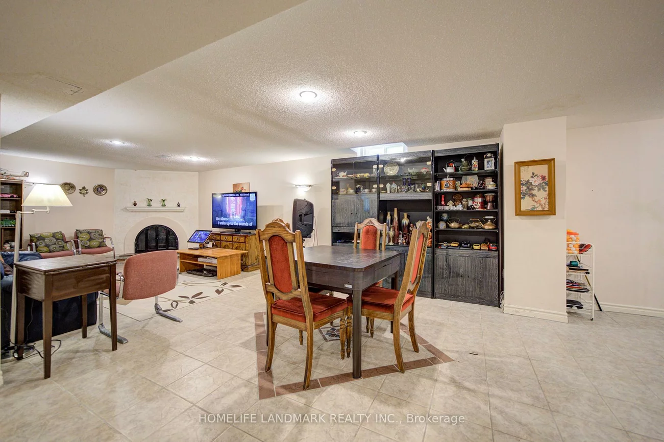 375, Manhattan, Markville, Markham