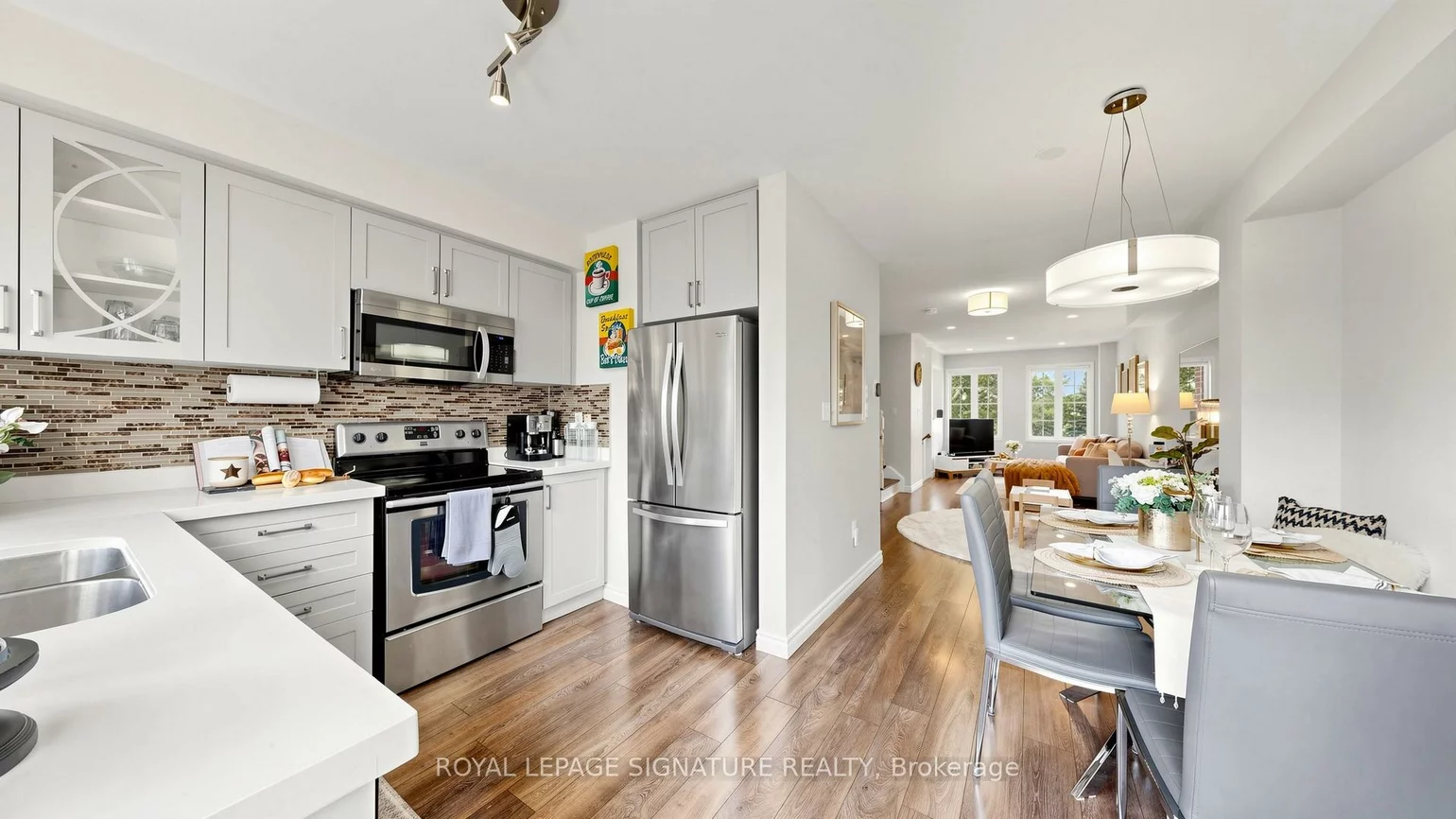 383, White's Hill, Cornell, Markham