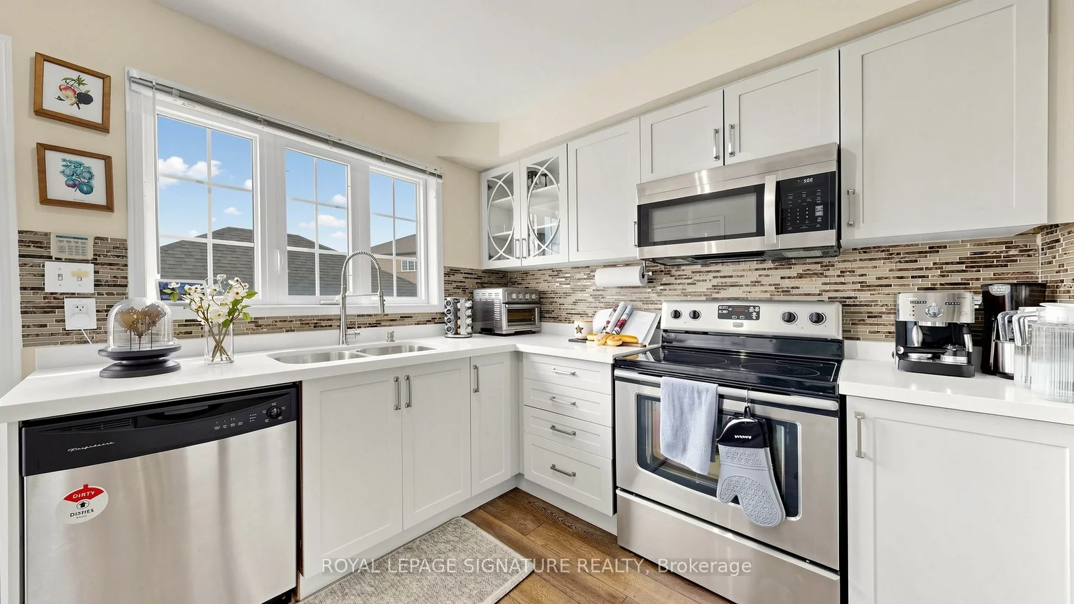 383, White's Hill, Cornell, Markham