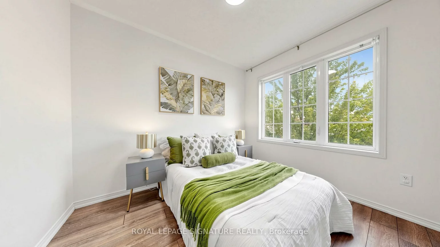383, White's Hill, Cornell, Markham