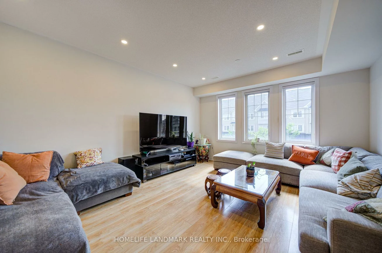 97, Cornell Centre, Cornell, Markham
