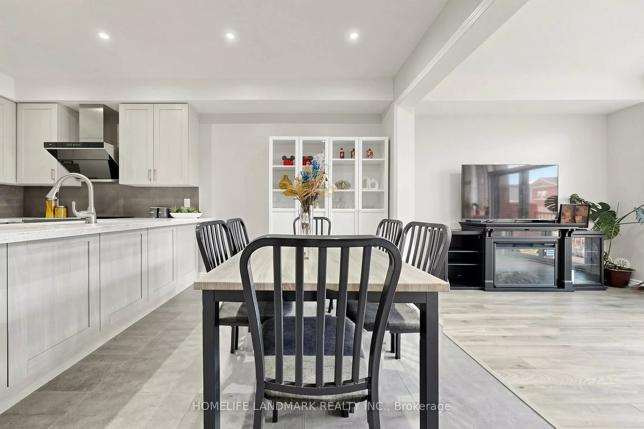 4798, 16th, Berczy, Markham