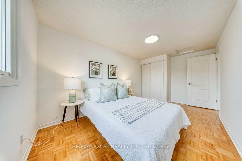 25, Barrington, Milliken Mills West, Markham