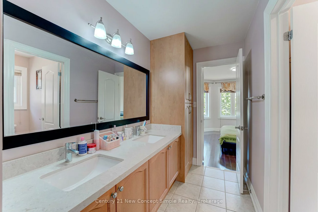 31, Donhaven, Greensborough, Markham