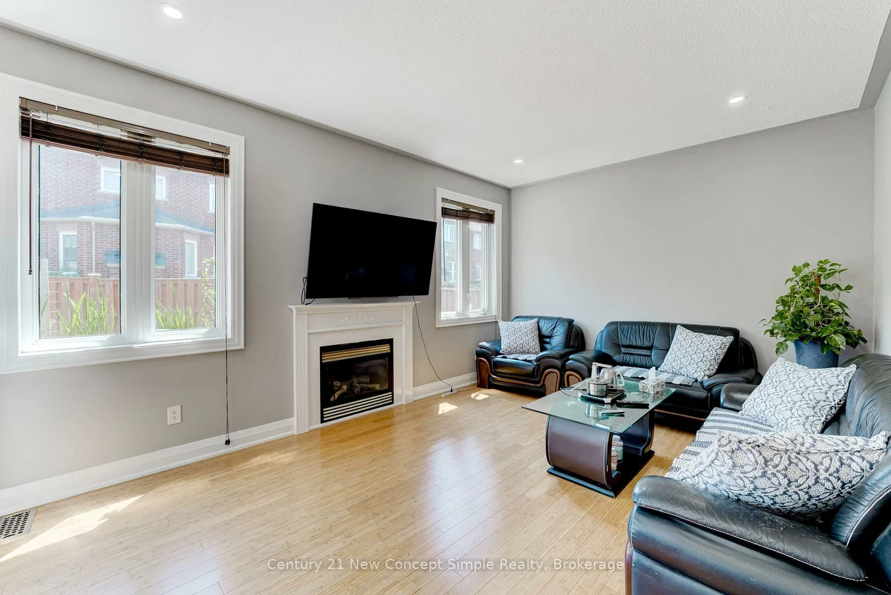 31, Donhaven, Greensborough, Markham