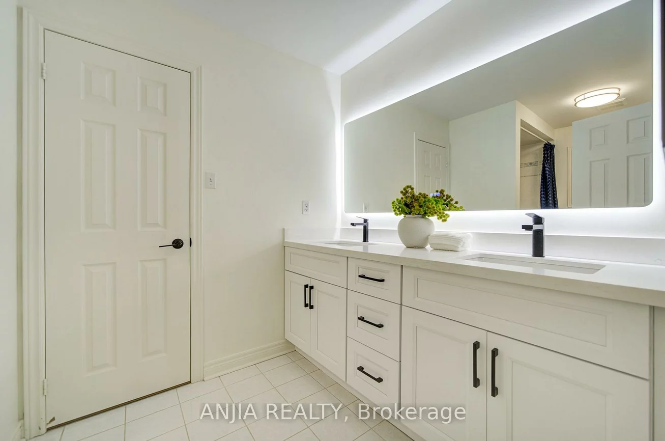 94, Cynthia Jean, Berczy, Markham