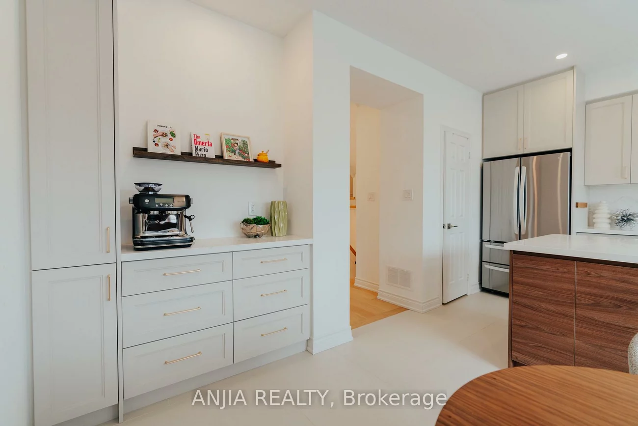 221, Dundas, Greensborough, Markham