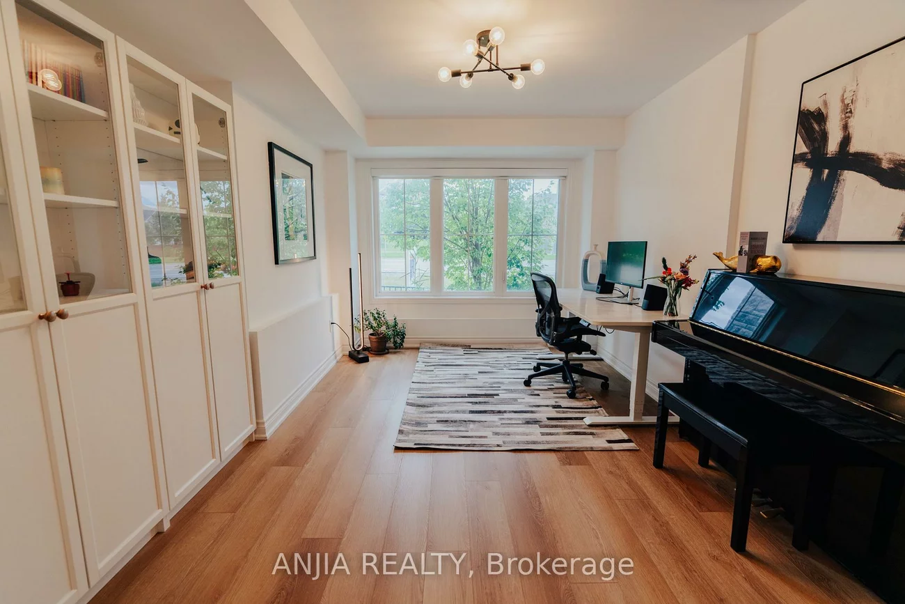 221, Dundas, Greensborough, Markham