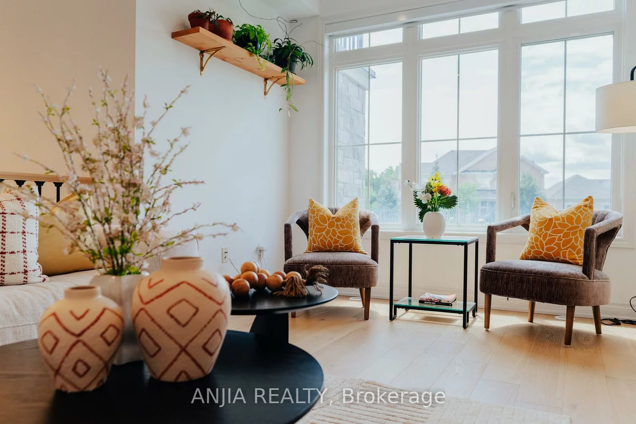 221, Dundas, Greensborough, Markham