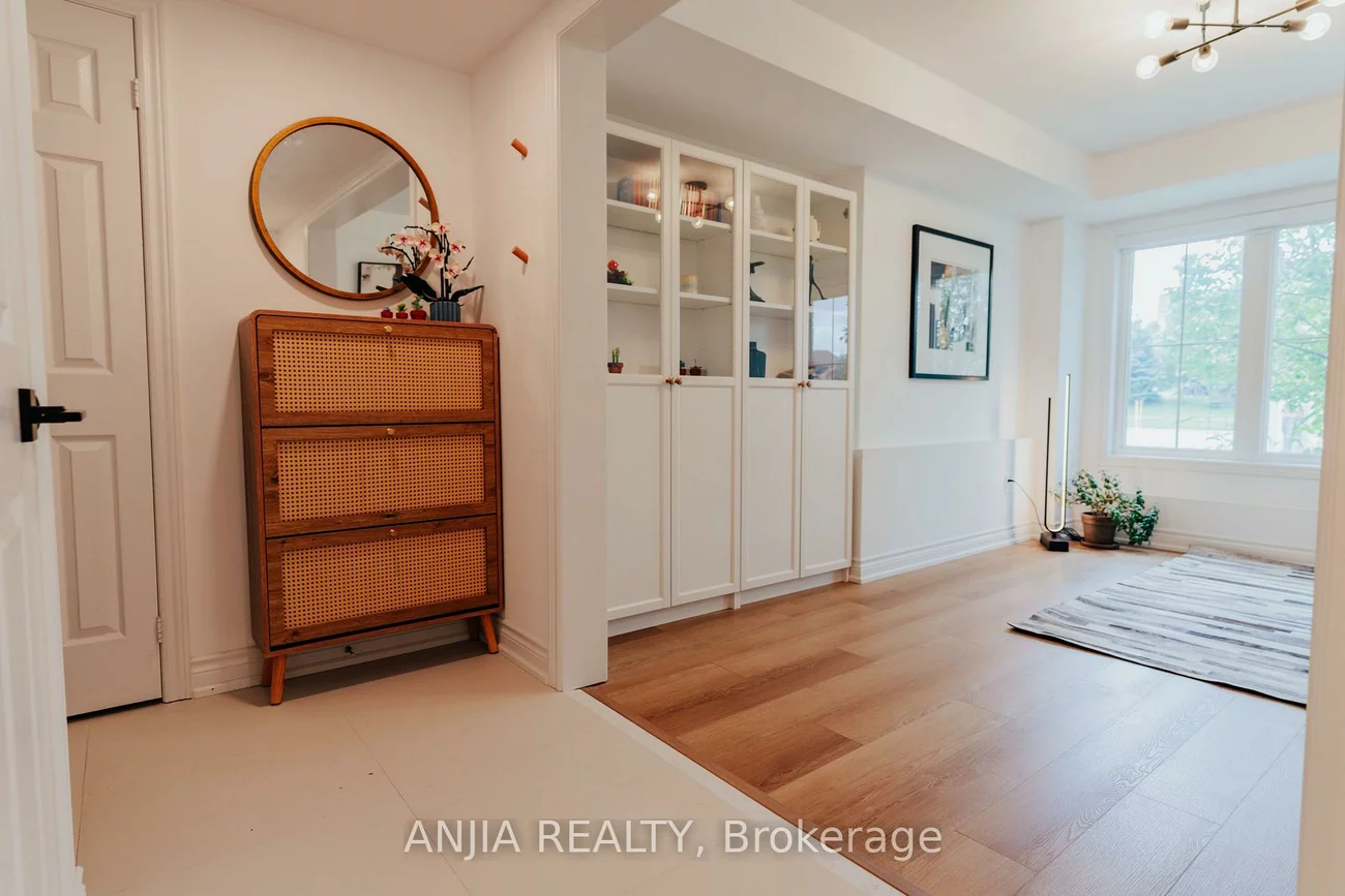 221, Dundas, Greensborough, Markham