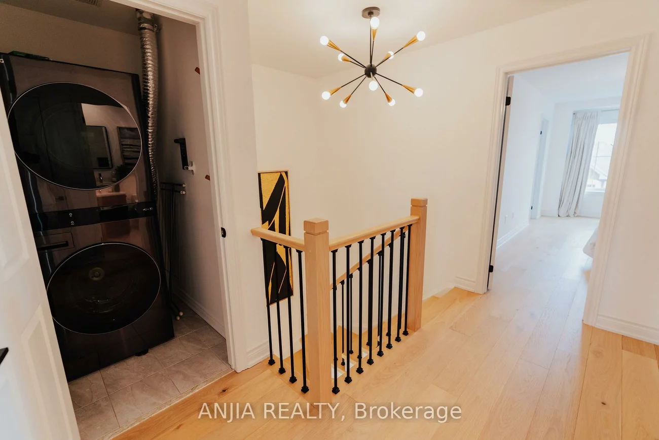 221, Dundas, Greensborough, Markham