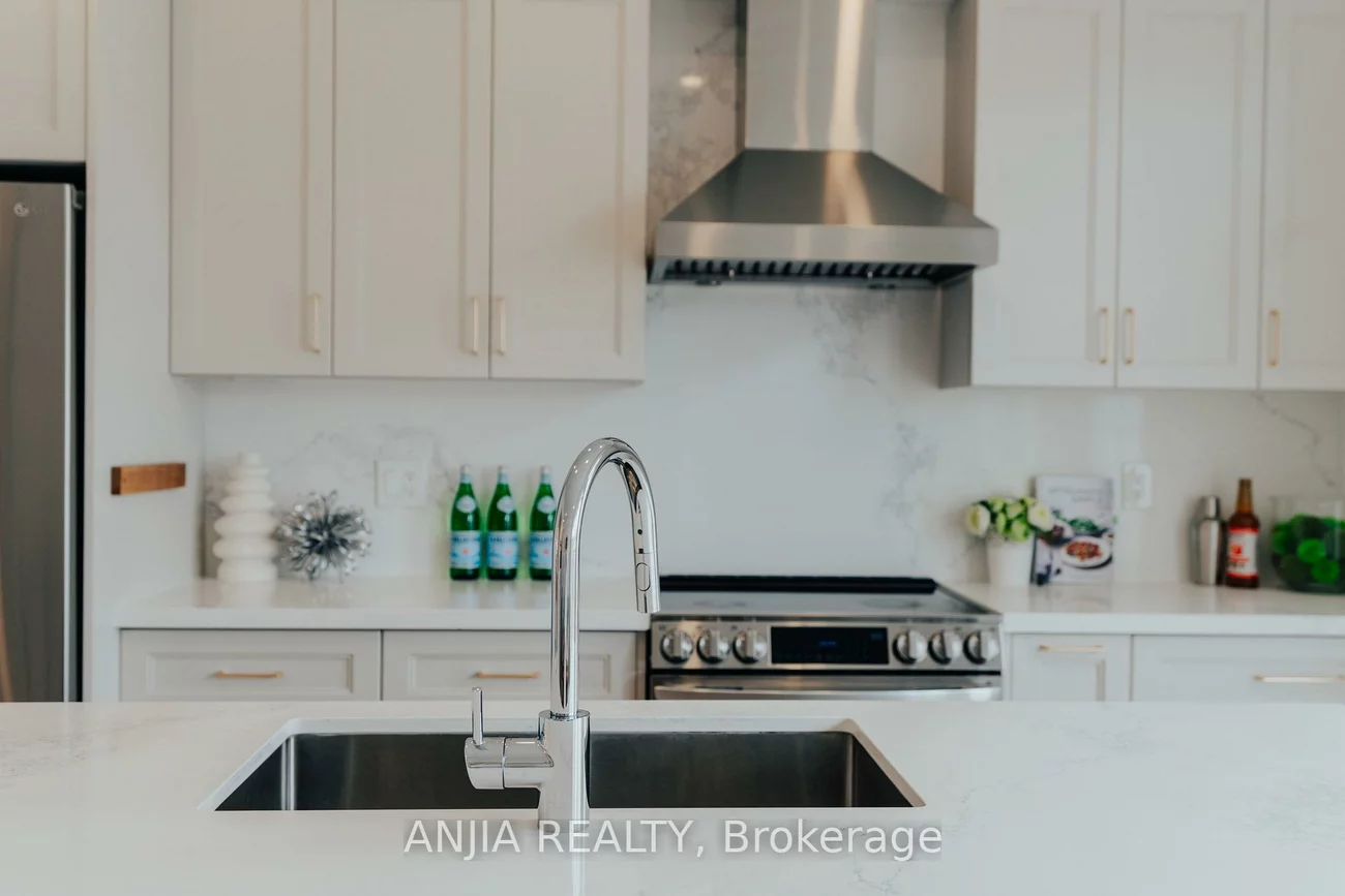 221, Dundas, Greensborough, Markham