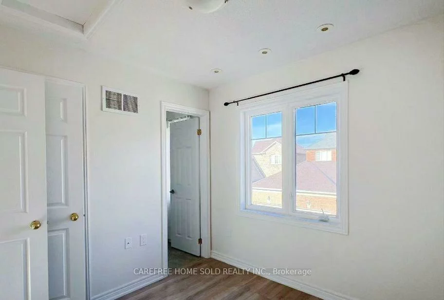 33, Oakmoor, Cornell, Markham