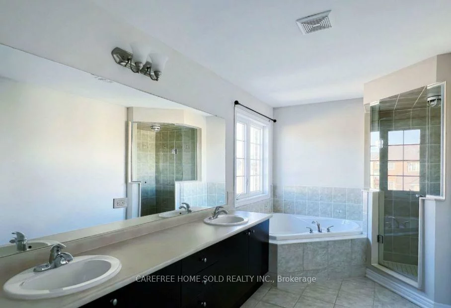 33, Oakmoor, Cornell, Markham