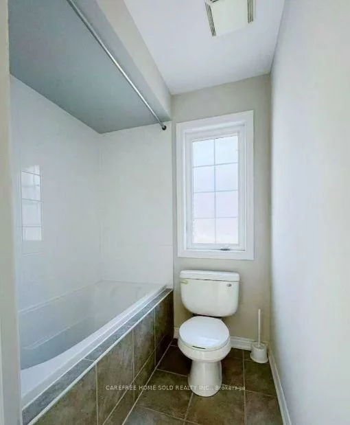 33, Oakmoor, Cornell, Markham