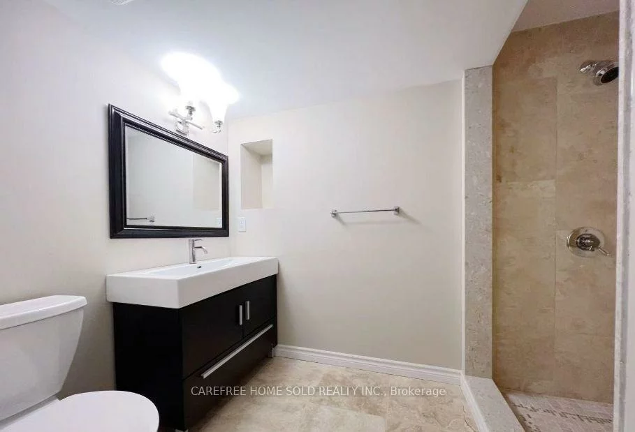 33, Oakmoor, Cornell, Markham