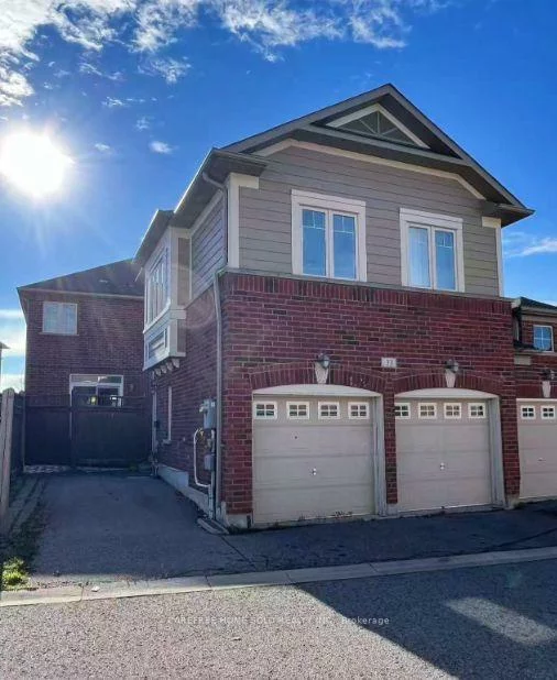 33, Oakmoor, Cornell, Markham