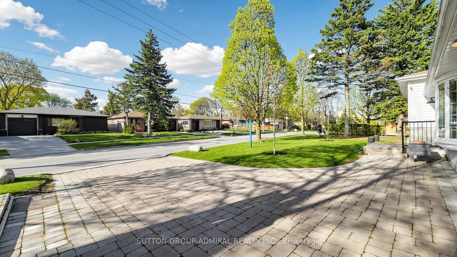 218, Bay Thorn, Royal Orchard, Markham