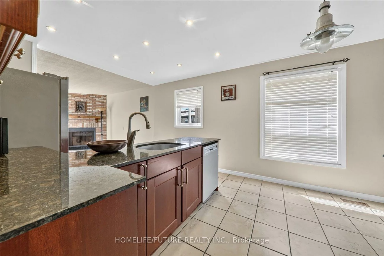 63, Chloe, Middlefield, Markham