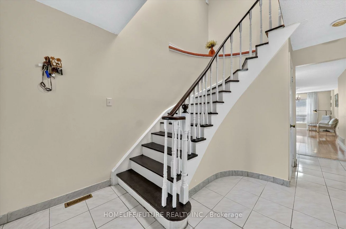 63, Chloe, Middlefield, Markham