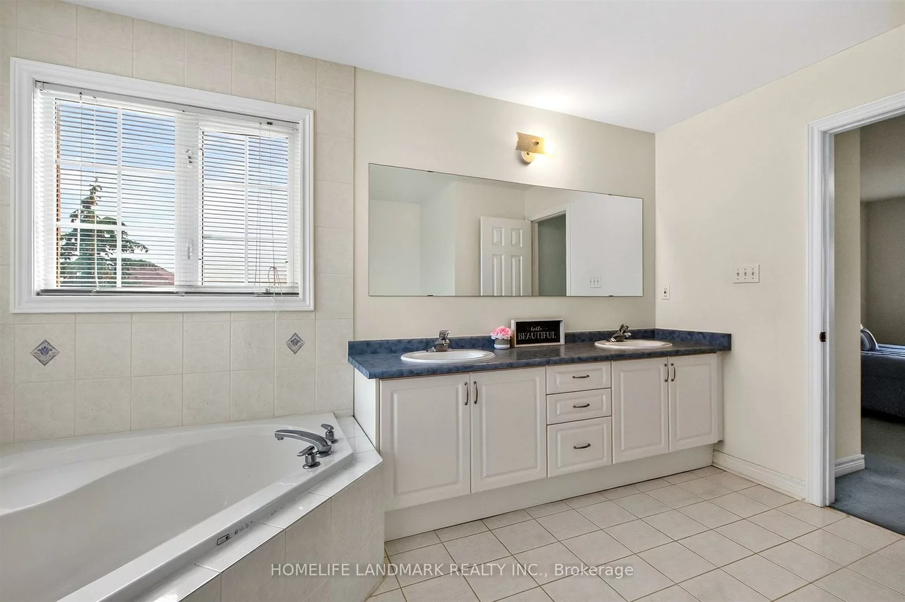 218, Ridgecrest, Berczy, Markham
