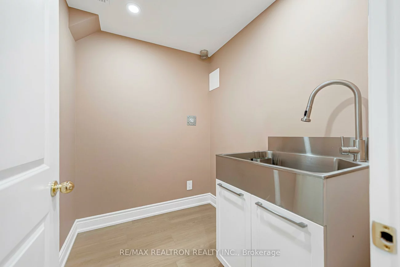 27, Captain Francis, Buttonville, Markham