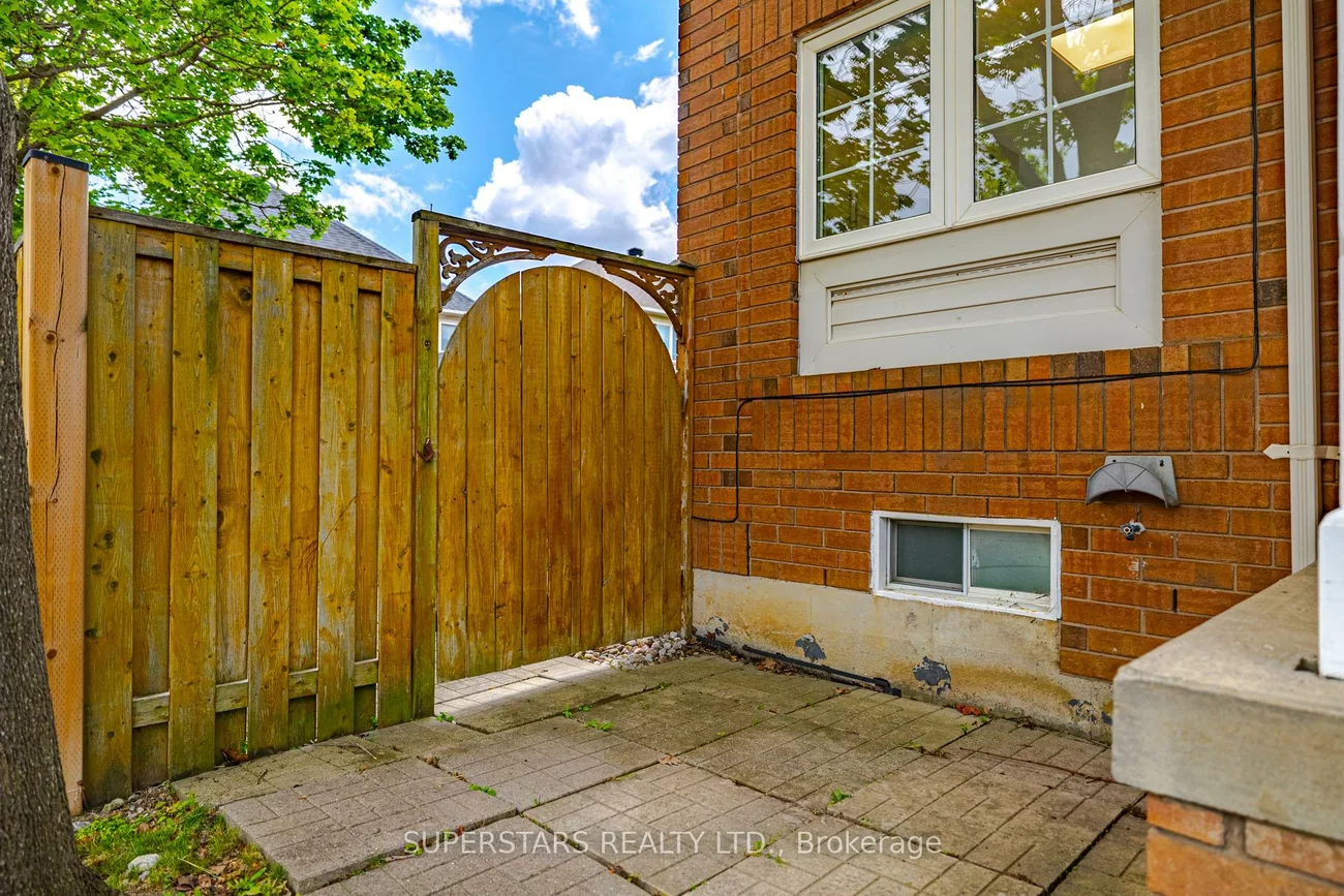 45, Tower Bridge, Berczy, Markham