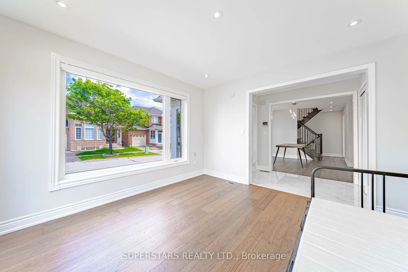 45, Tower Bridge, Berczy, Markham