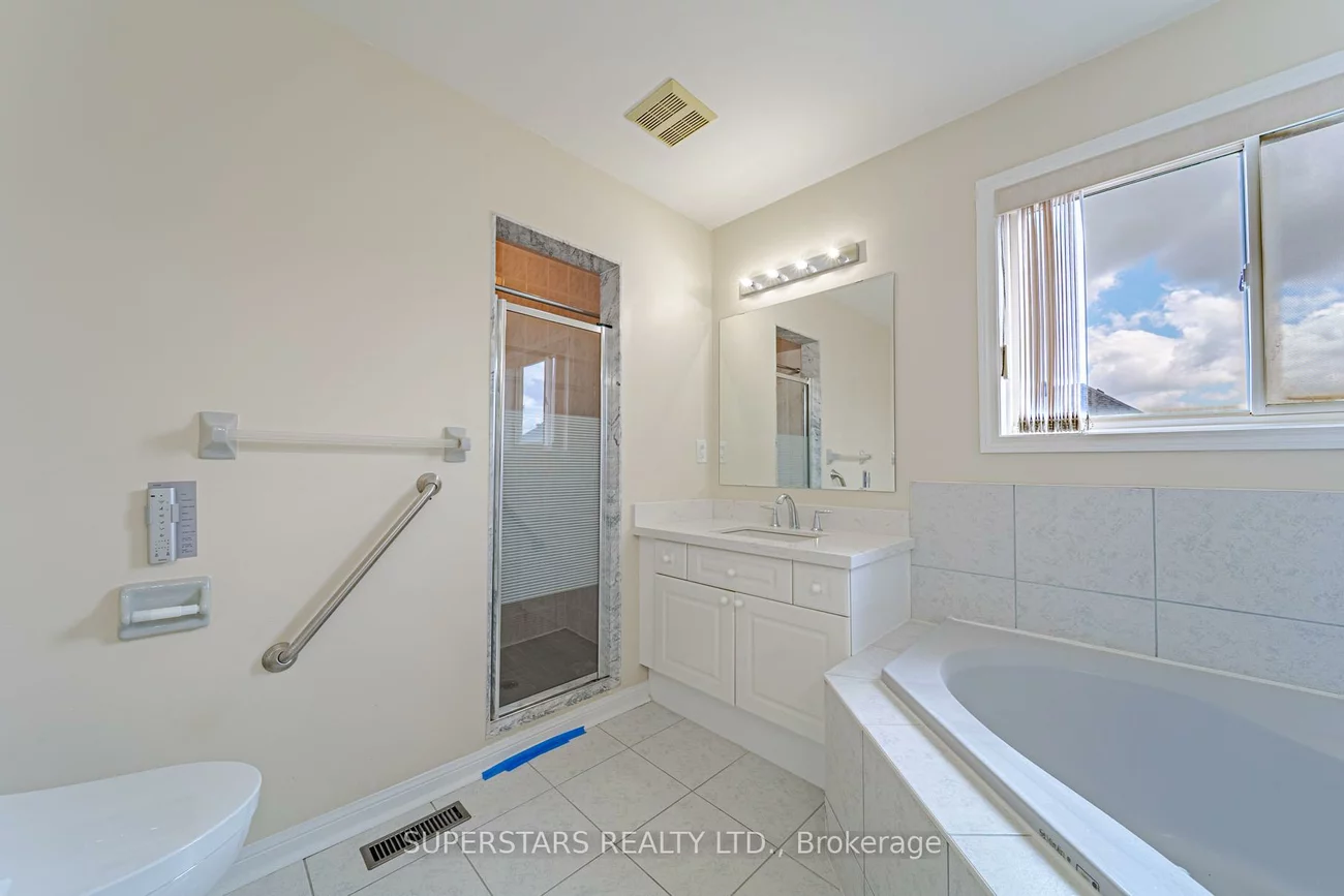 45, Tower Bridge, Berczy, Markham